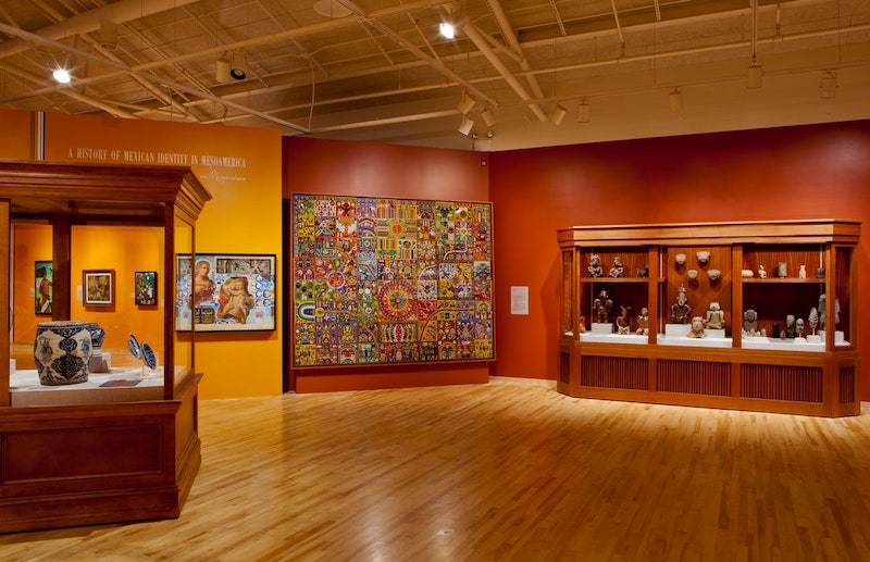 Interior do National Museum of Mexican Art em Chicago