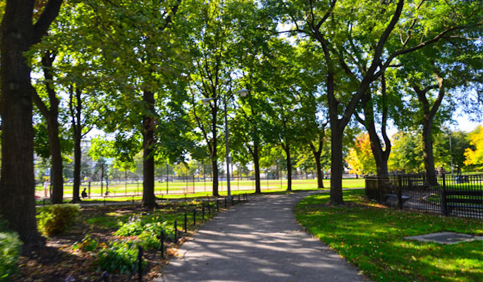 Área verde no Armour Square Park em Chicago