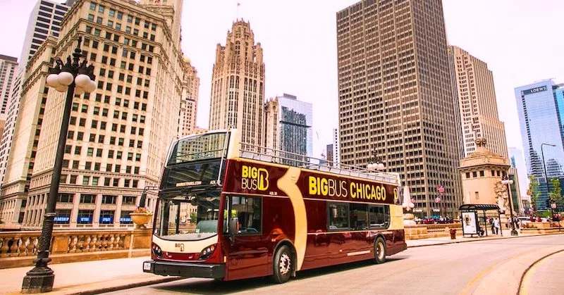 Passeio de ônibus turístico em Chicago